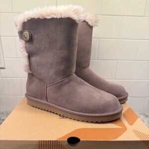 Koolaburra by UGG Suede Button Short - Jordina  Size 8